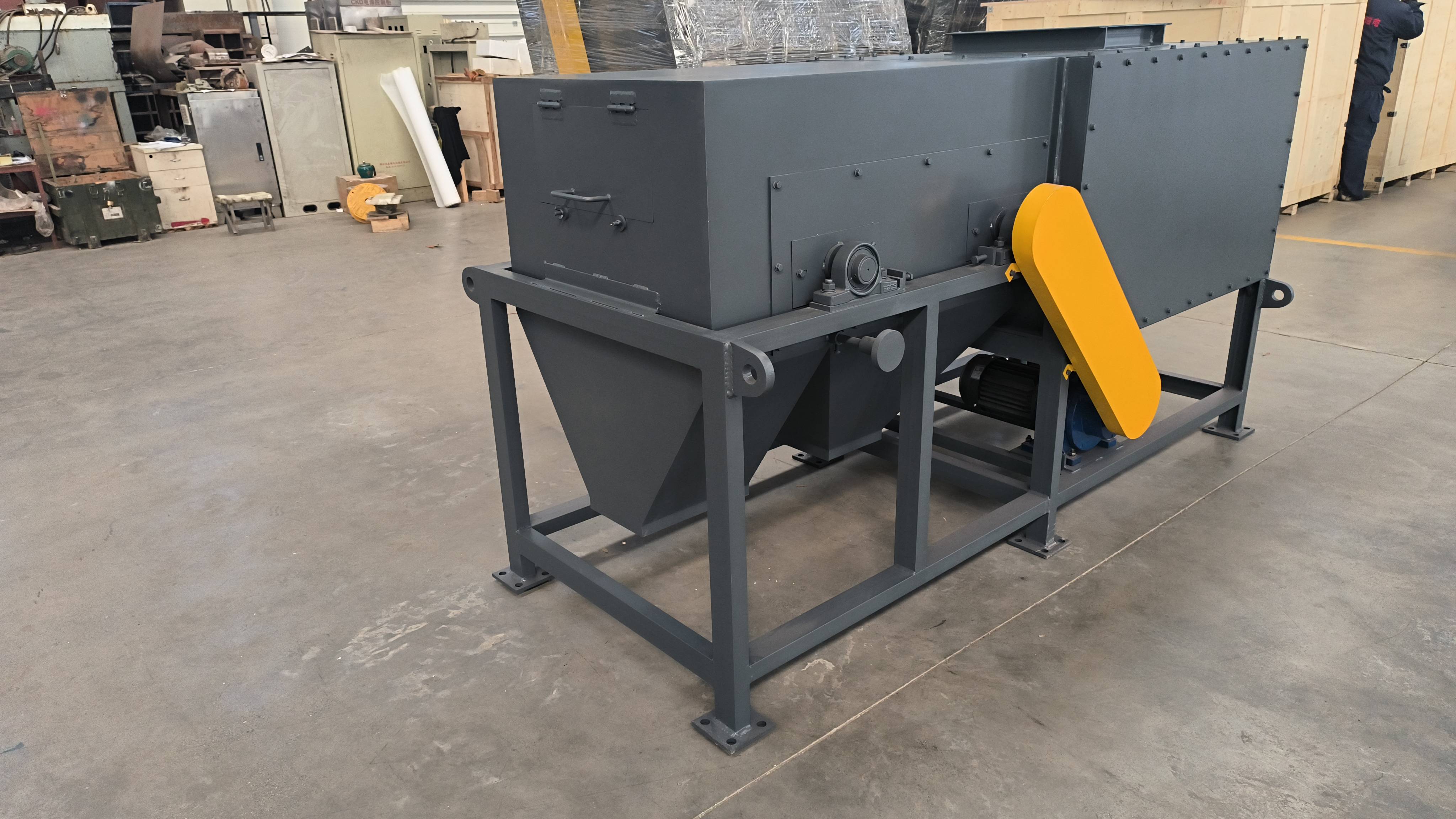 強(qiáng)磁輥式磁選機(jī) 強(qiáng)磁輥式磁選機(jī)